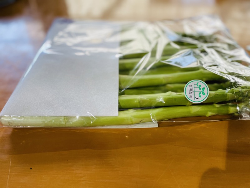 ほたて貝殻を活用 王子キノクロスの鮮度保持シート「ぬれ鮮果」